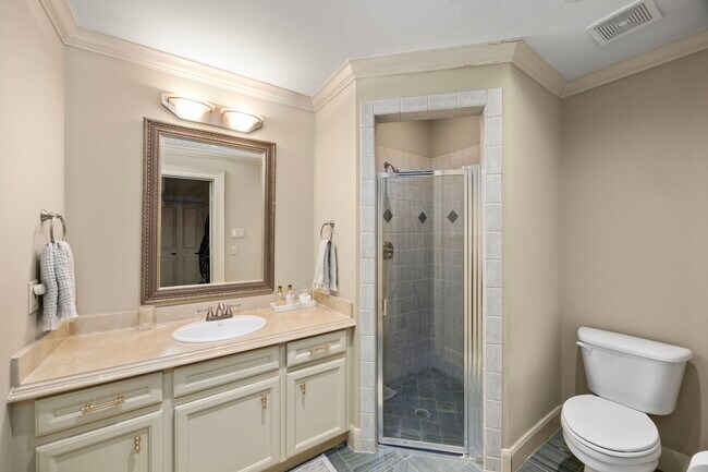 Building Photo - 1312 Crocker St