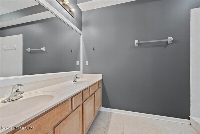 Building Photo - 122 Jardin De Mer Pl