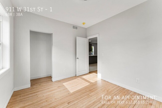 Building Photo - 911 W 31st St
