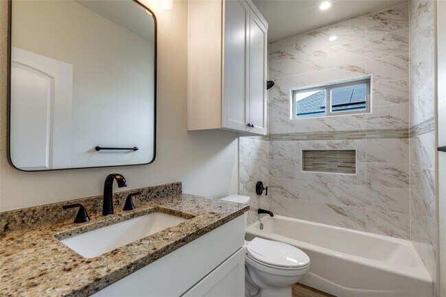 Building Photo - 156 Greg Ln