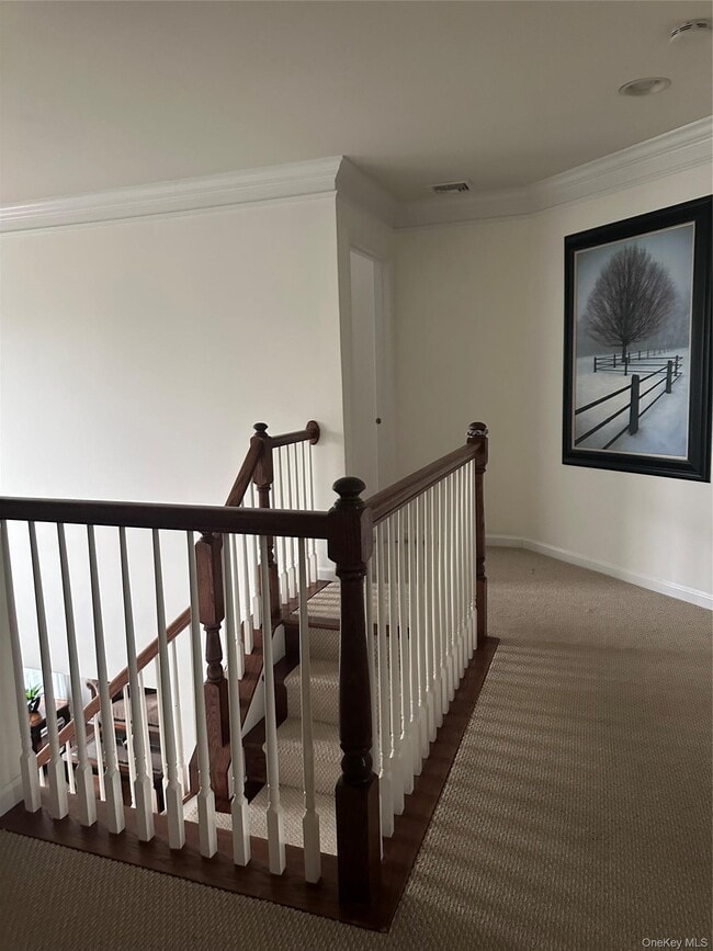 Building Photo - 633 Creekside Ln