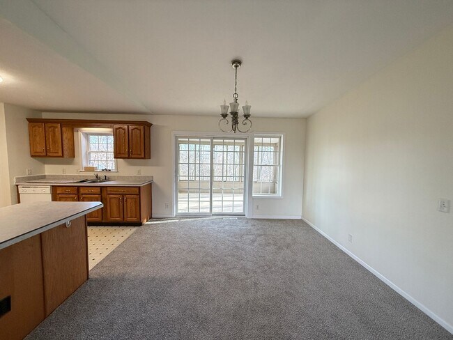 Building Photo - Spacious 3-Bedroom Home with Sunroom and Attached 2-Car Garage in Manchester, MI