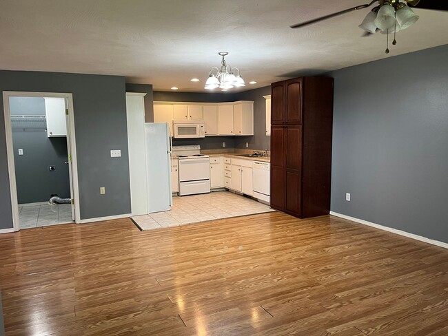 Building Photo - 129 Bailey Cir