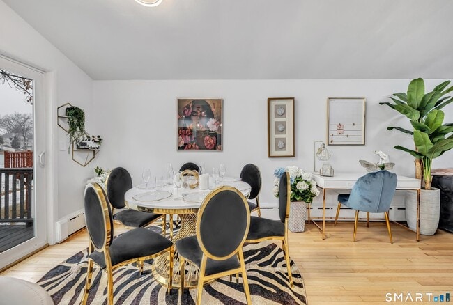 Building Photo - 110 Grenelle St