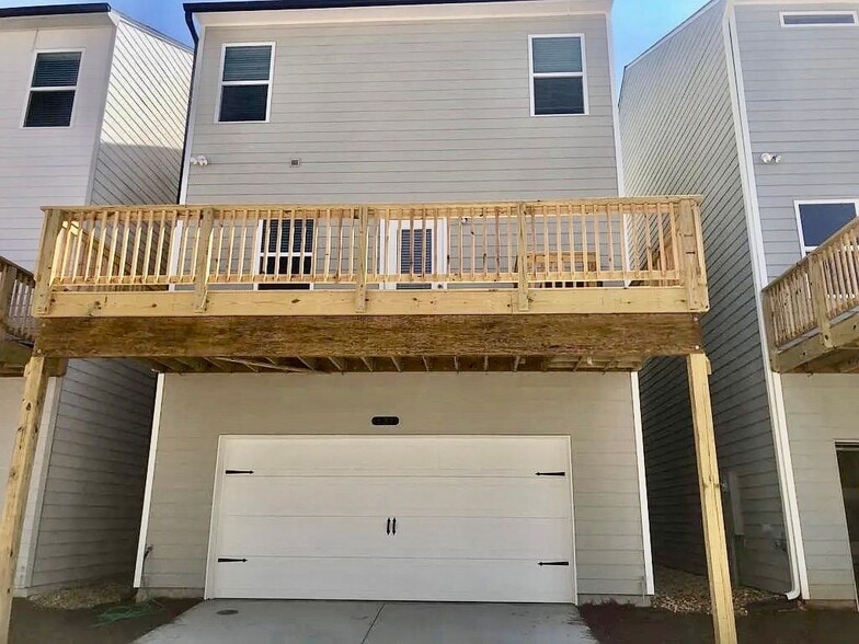 Building Photo - 525 Ruths Dr