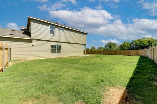 Building Photo - 323 Mineral Springs Dr