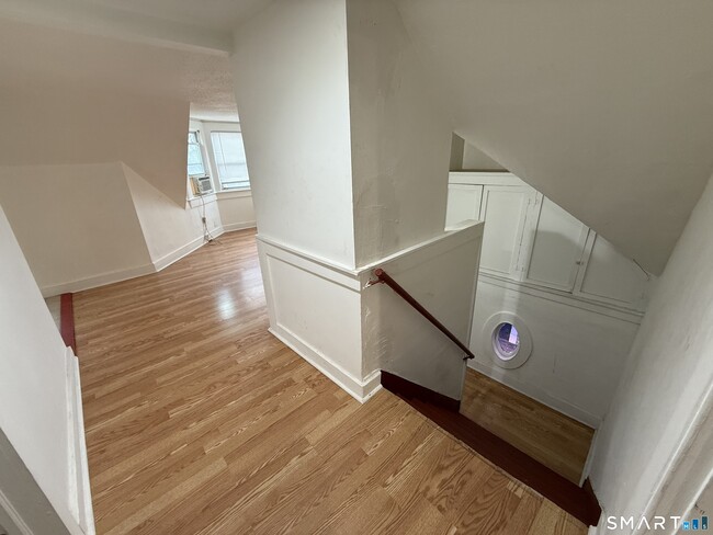 Building Photo - 58 Kellogg St