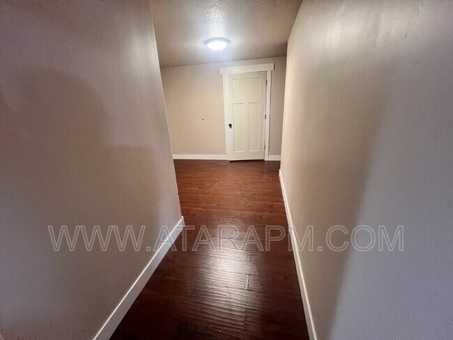 Building Photo - 1529 Lake View Terrace Rd