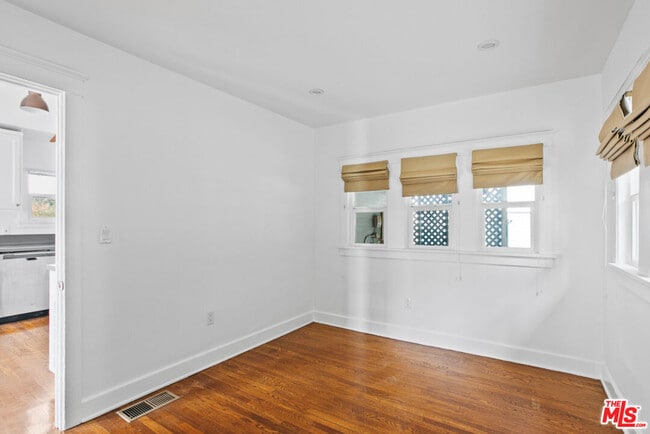 Building Photo - 6217 Poppy Peak Dr