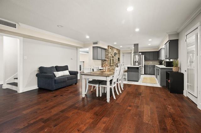 Building Photo - 2123 Wilson Dr