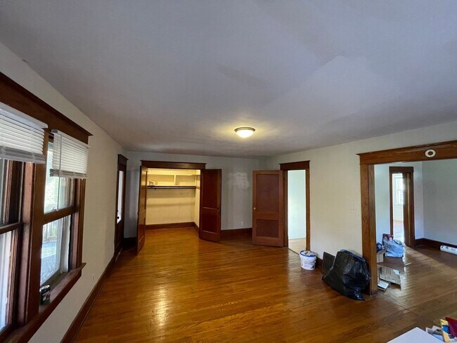 Building Photo - 1501 S Spring St