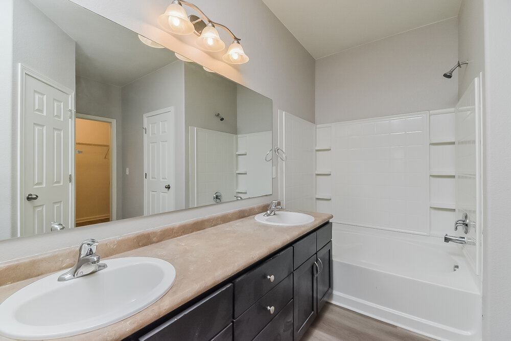 Building Photo - 2370 Spring Blossom Dr