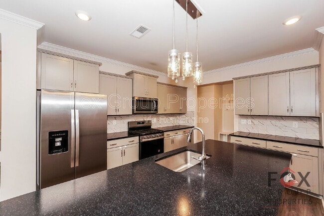 Building Photo - 4110 Steel Wy