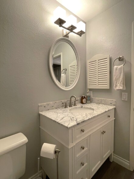 Building Photo - 12899 Rain Shadow Rd