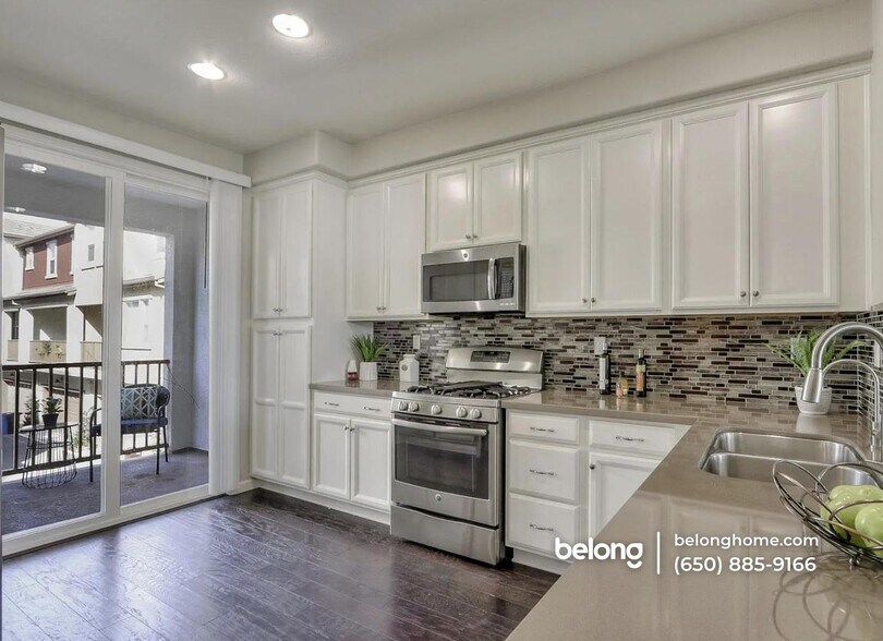 Building Photo - 1582 McCandless Dr