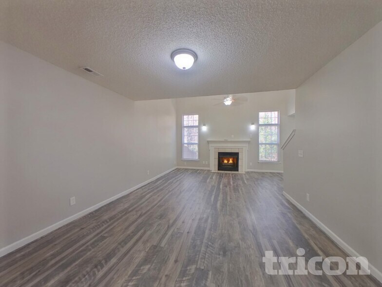 Building Photo - 3337 Braden Dr