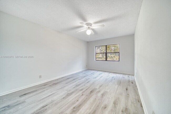 Building Photo - 8290 Lake Dr