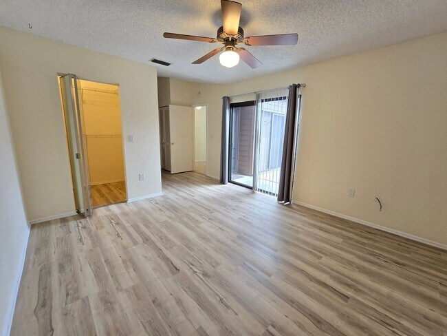 Building Photo - Cozy 2 bed/ 2 bath Villa in Beekman Lakes ...