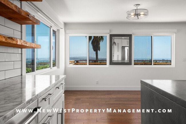 Building Photo - Exquisite Pacific Beach 4 bedroom located on a quiet cul-de-sac in the coveted Floral Terrace com...