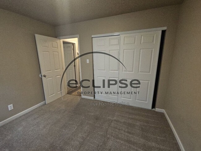 Building Photo - 502 Bell Ct