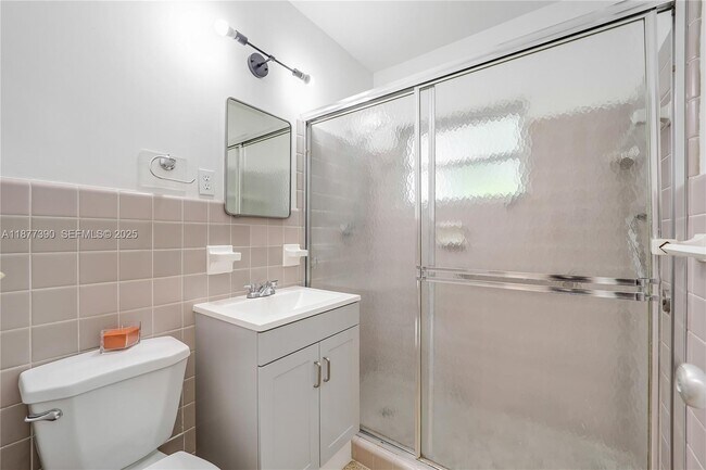 Building Photo - 6445 SW 46th Terrace