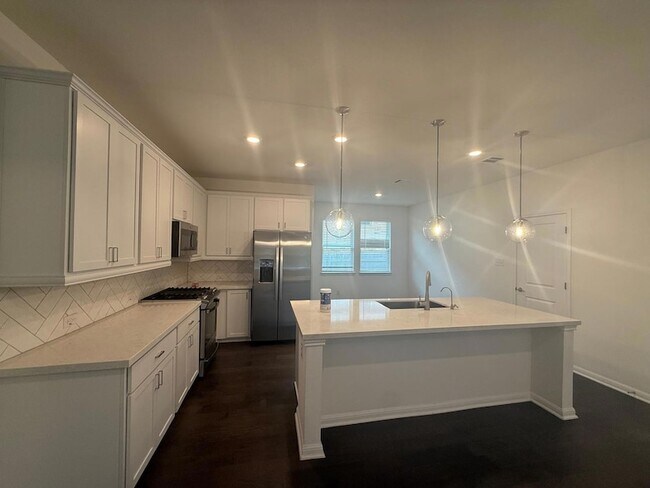 Building Photo - 133 Grn Knl Ln