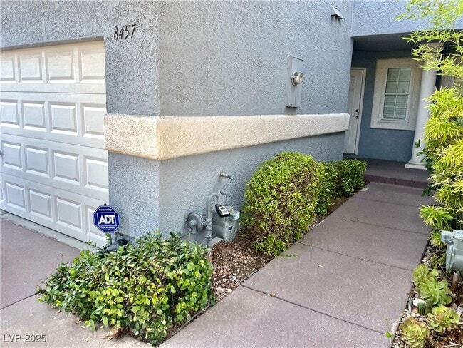 Building Photo - 8457 Pacific Fountain Ave