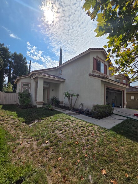 Building Photo - 43290 Corte Almeria