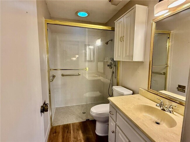 Building Photo - 26 Shakespeare Dr