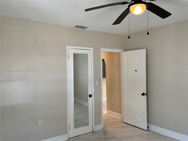 Building Photo - 418 NW 48th St