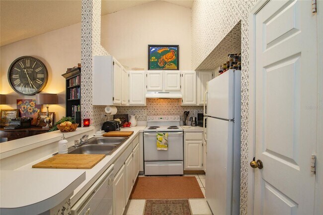 Building Photo - 2/2 Condo in The Links @ Haile Plantation - available mid-May!