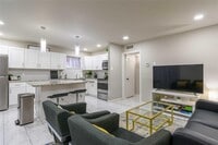 Building Photo - 8110 Albacore Dr