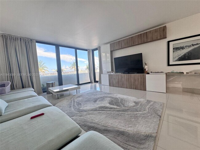 Building Photo - 2201 S Ocean Dr