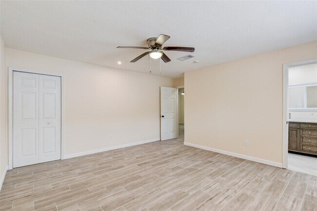 Building Photo - 10526 Huntington Way Dr