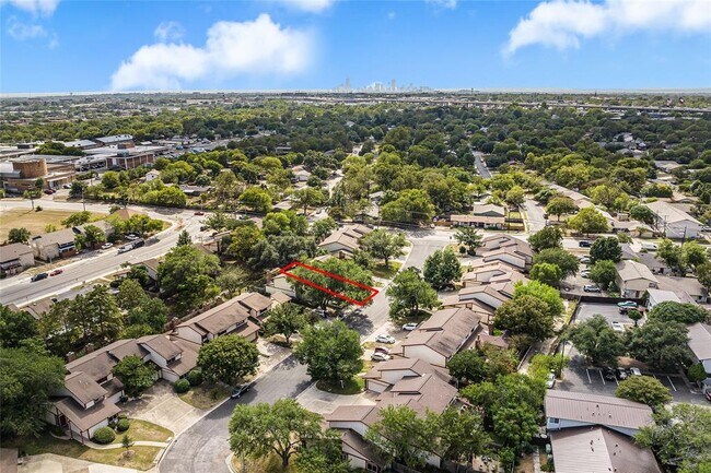 Building Photo - 8903 Trone Cir