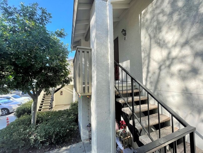 Building Photo - $500 OFF 1ST MONTHS RENT! One Bedroom Condo in Mission Viejo!