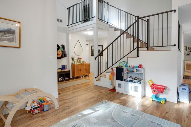 Building Photo - Beautiful 4-Bed, 3-Bath Southeast Boise Ho...