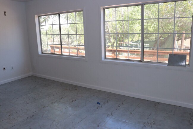 Building Photo - 2416 Cedar Dr