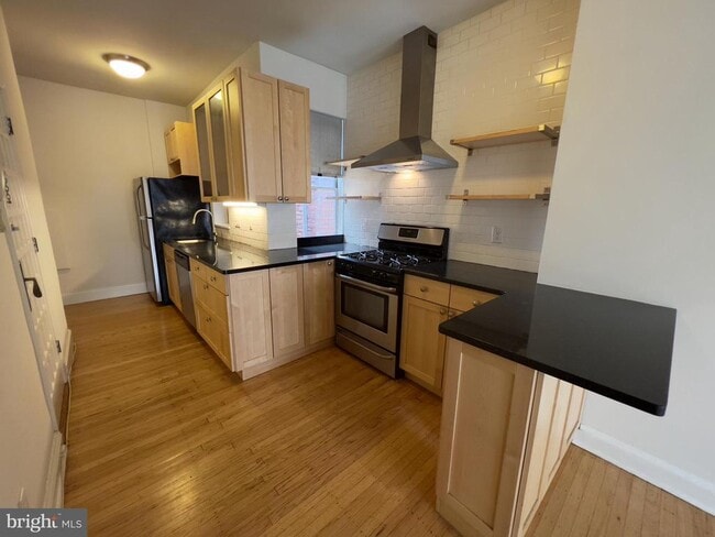 Building Photo - 2038 Locust St