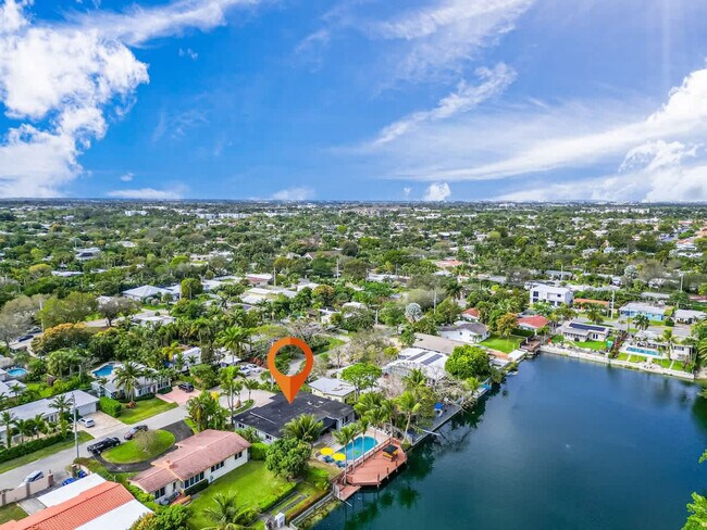 Building Photo - 1712 NE 18th Ave