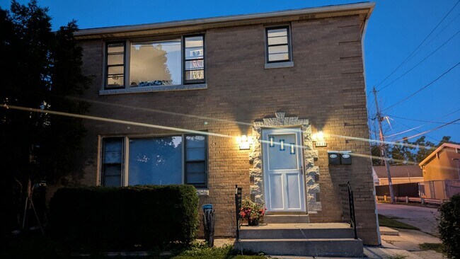 Building Photo - 5618n27M