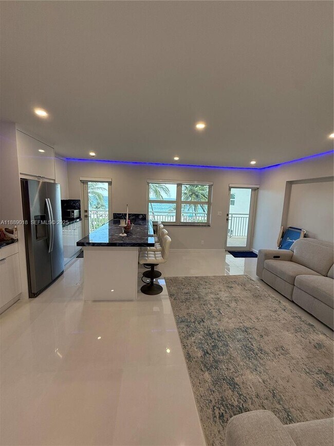 Building Photo - 901 S Surf Rd