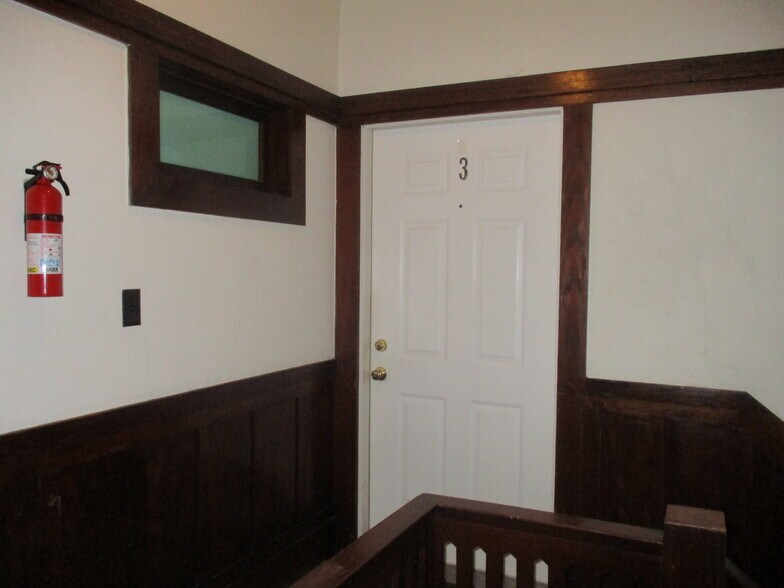 Entry Apt #3 - 1730 T St
