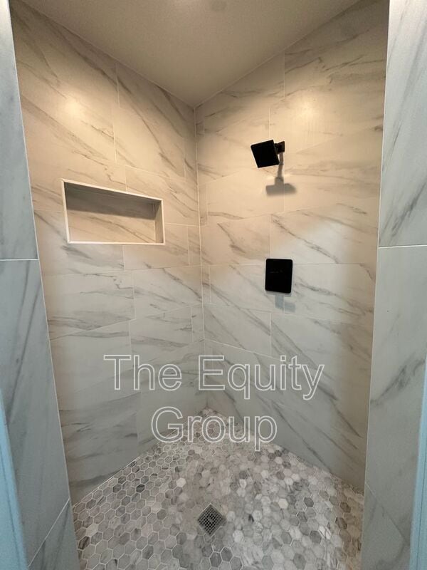 Building Photo - 830 W Vassar Ave