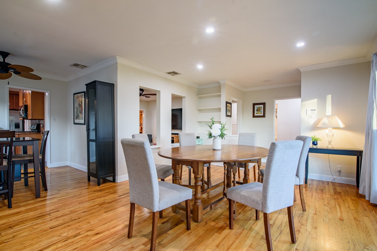 Building Photo - 16641 Gilmore St