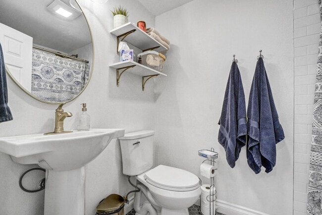 Building Photo - 14501 Wesfall Rd., Tustin CA 92780 5 BR, 3...