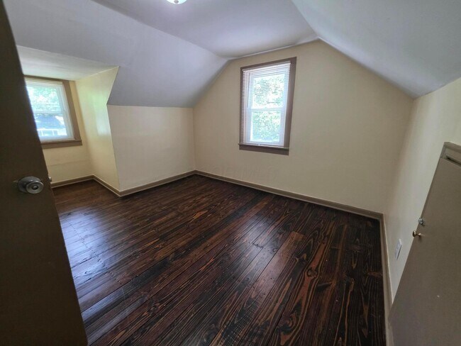 Building Photo - 1597 Koebel Rd