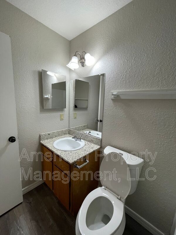 Building Photo - 13115 E 44th St