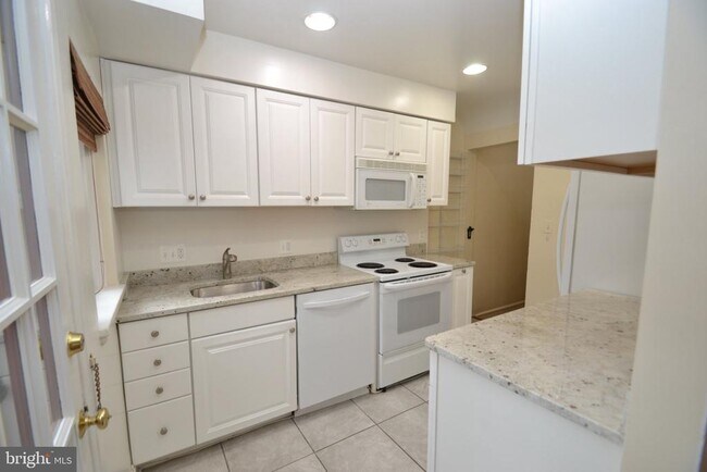 Building Photo - 3546 S Utah St