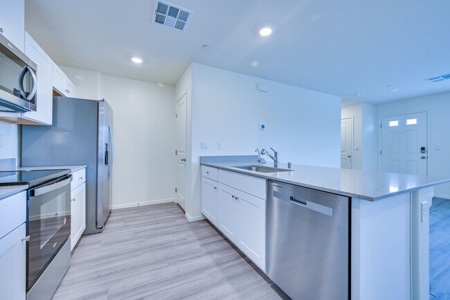 Building Photo - Brand New Townhouse!!! All Appliances incl...